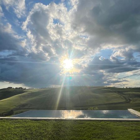 Agriturismo Il Casalino ปีเอนซา ภายนอก รูปภาพ