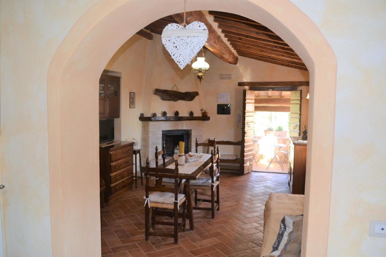 Agriturismo Il Casalino ปีเอนซา ภายนอก รูปภาพ